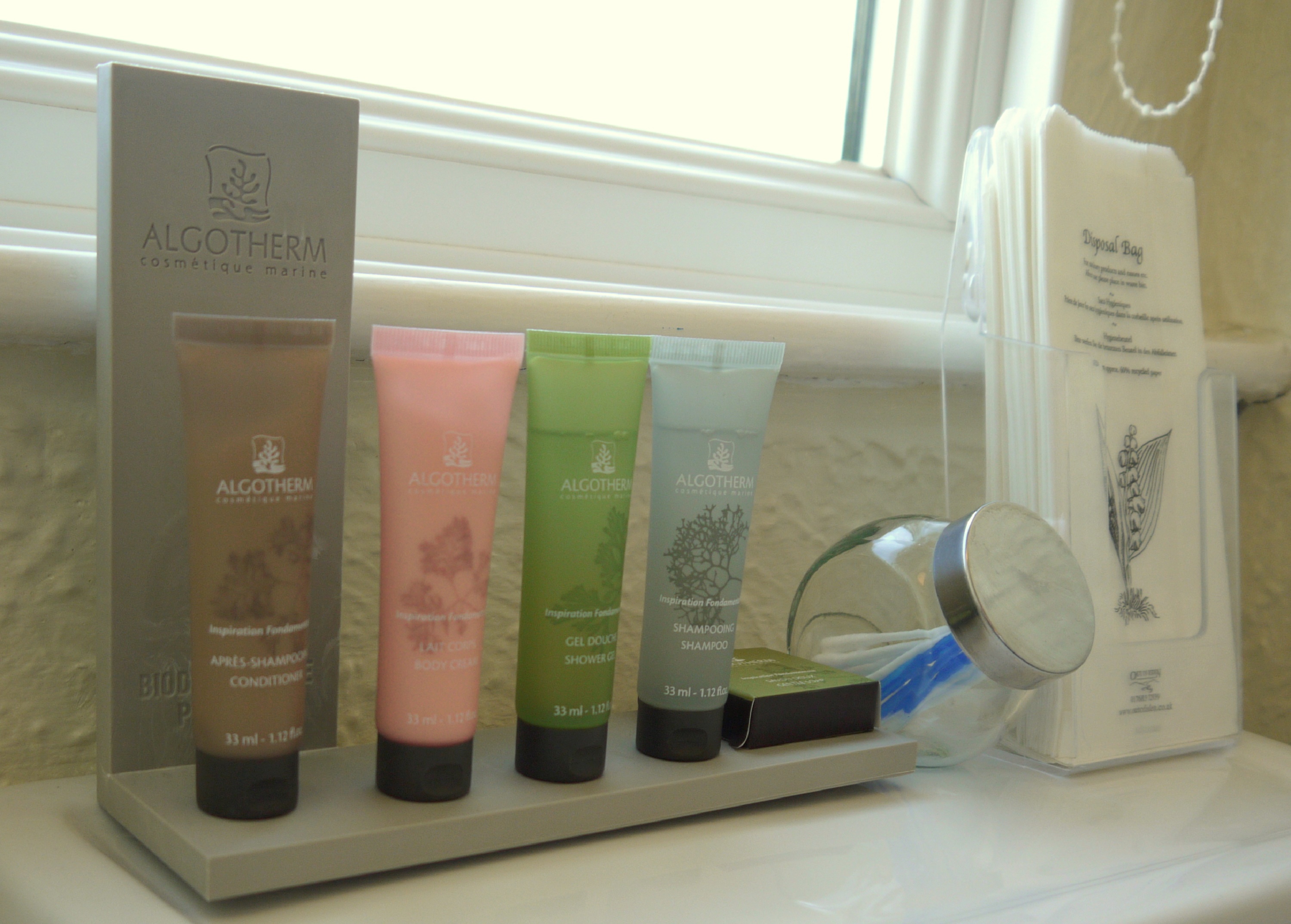 photo the toiletries selection that come with the room
